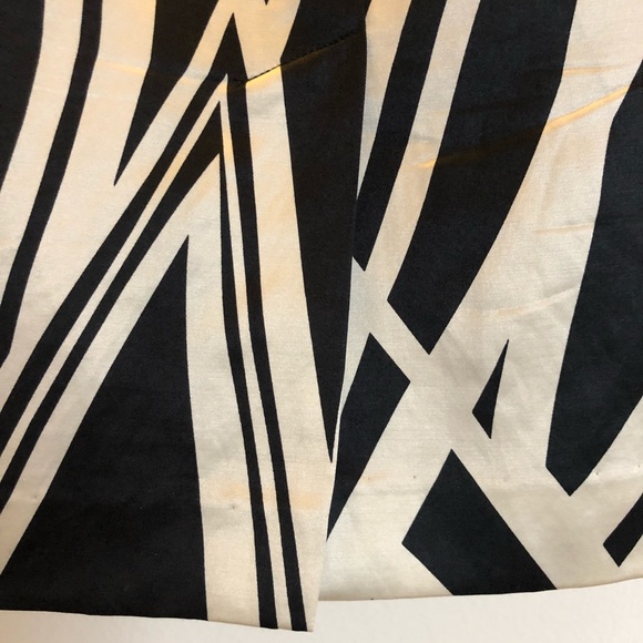 Bold Print Skirt - Picture 2 of 5